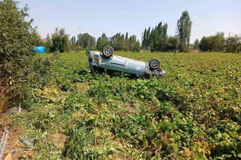 Virajı alamayan otomobil devrildi: 1 yaralı