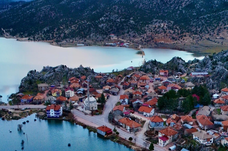 Yağış manzarası şaşırttı, Pınarbaşı deniz oldu