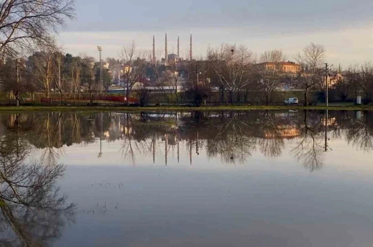 Yağışlar Tunca Nehri’ni coşturfu: Debi 3 günde 3 kat arttı