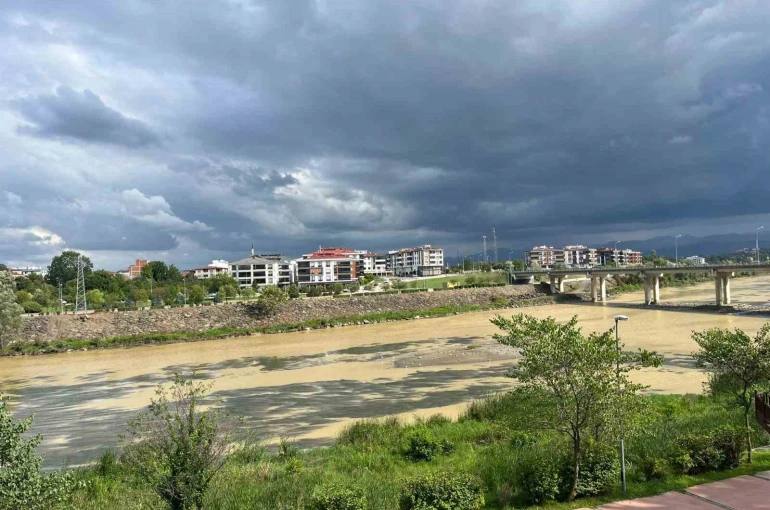 Yağmurdan sonra Yeşilırmak’ta şaşırtan değişim 