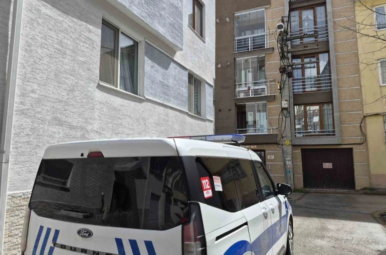 Yakınlarının haber alamadığı şahıs evinde ölü bulundu 