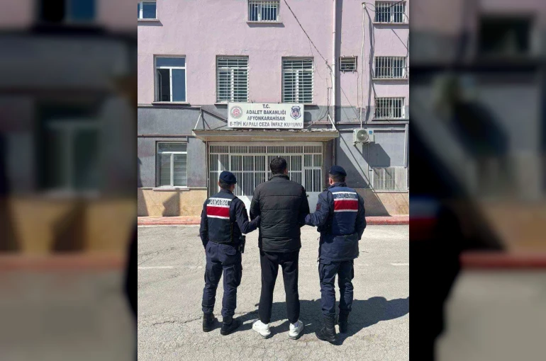 Yaklaşık 22 yıl hapis cezasıyla aranan şahsı jandarma yakaladı 