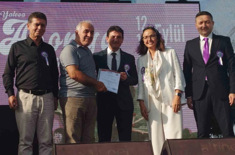 "Yalova Aronya Festivali" renkli görüntülerle başladı 