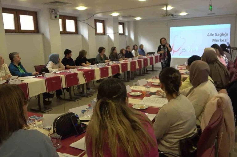 Yalova’da "Emzirme Danışmanlığı ve Ulusal Değerlendirici Sağlık Personeli Eğitimi" 