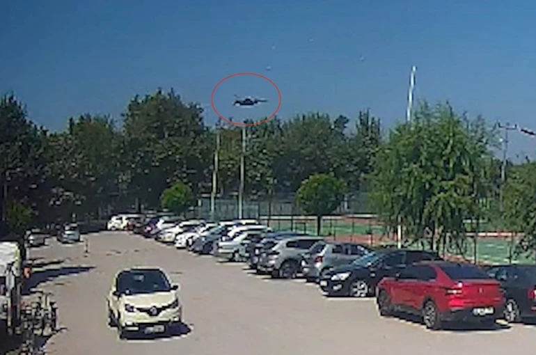Yalova’da kaza kırıma uğrayan uçağın düşme anı kamerada