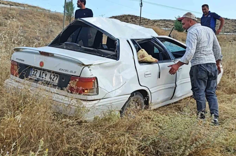 Yalvaç’ta otomobil şarampole devrildi: 1 yaralı