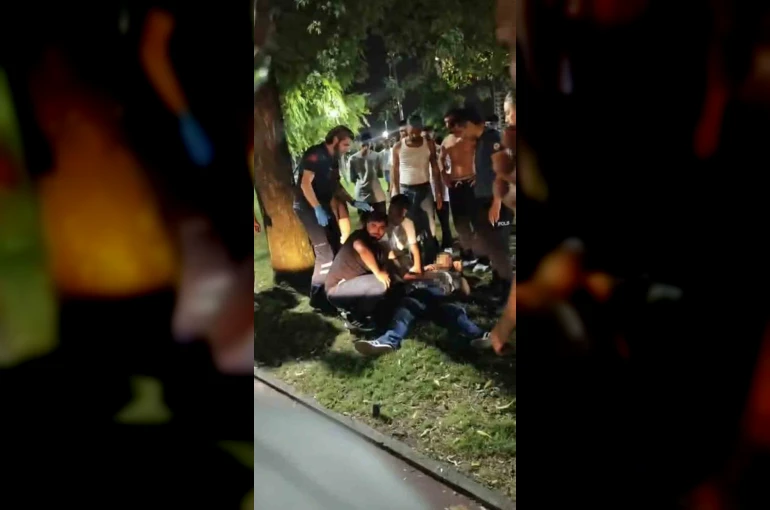 ‘Yan baktın’ kavgası kanlı bitti: 1 yaralı 