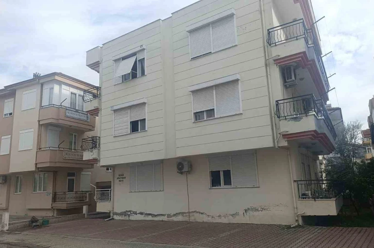 Yangın ihbarına gelen itfaiyeye evin içinde ’mangal’ sürprizi 