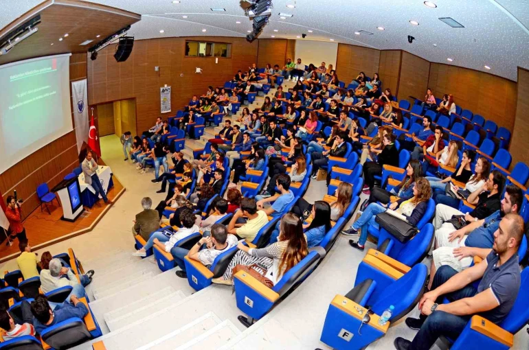 Yaşar Üniversitesi dünyanın en iyileri listesinde 