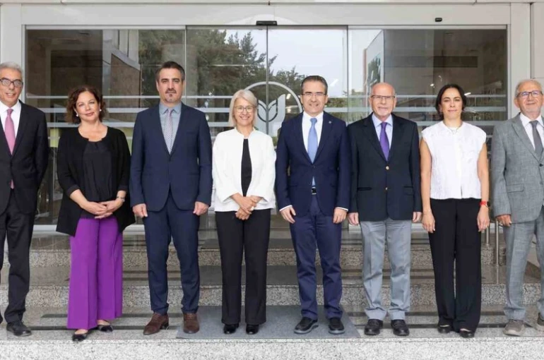 Yaşar Üniversitesinden 8 akademisyen dünyanın en etkili bilim insanları arasında