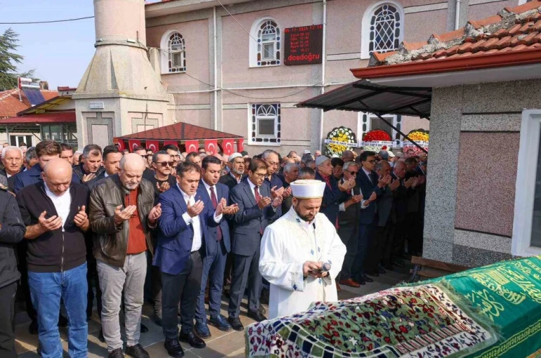 ’Yaşayan İnsan Hazineleri’ ödüllü Salim Yaşar son yolculuğuna uğurlandı 