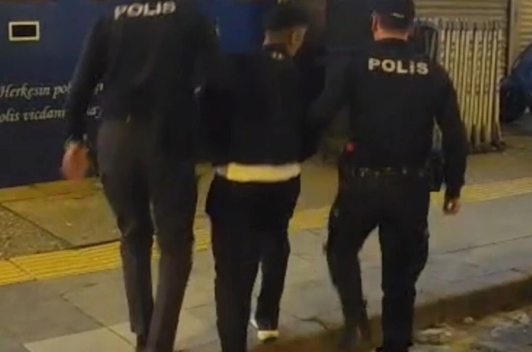 Yaşının 3 katı hapis cezasıyla aranan çocuk, yakalandı 