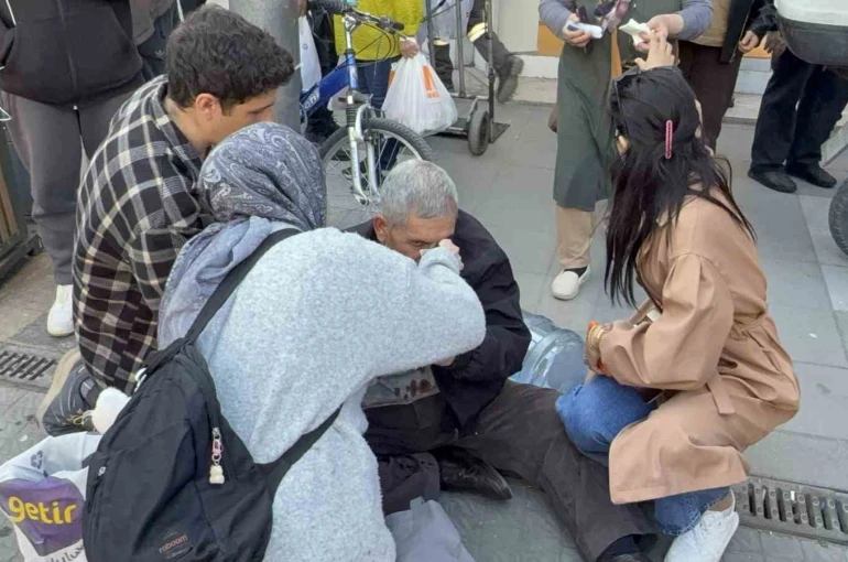 Yaşlı adama yumruk atan çocuk tutuklandı 