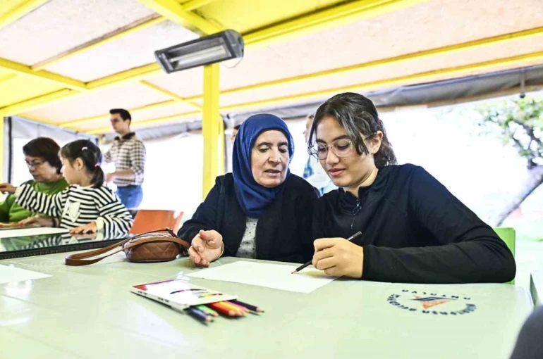 Yaşlı Evleri’nde kuşaklar arası etkileşim atölyesi