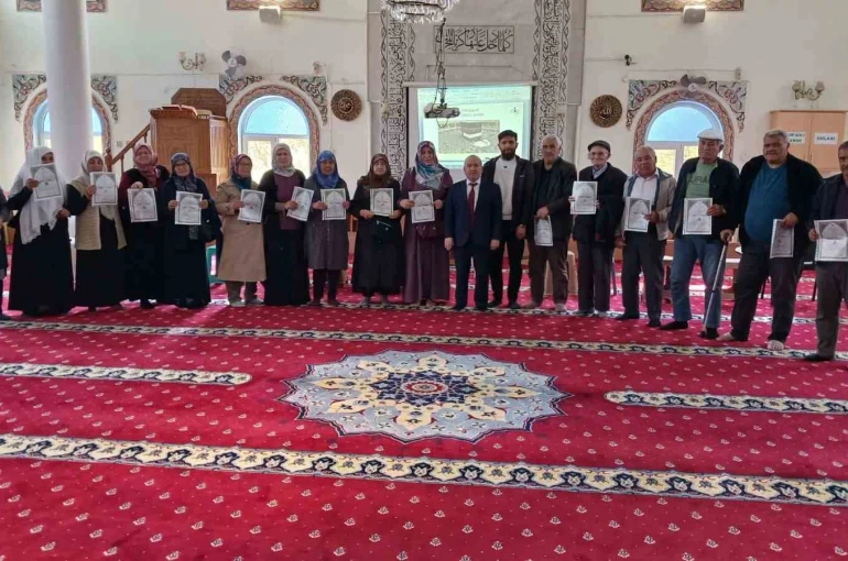 Yatağan’da kutsal topraklara gidecek hacı adayları için hac hazırlık semineri düzenlendi 