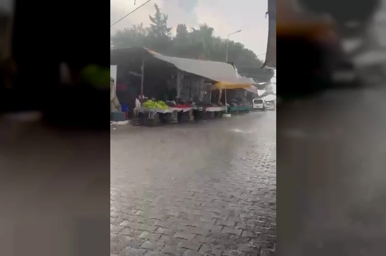 Yatağan’da sağanak yağış etkili oldu 