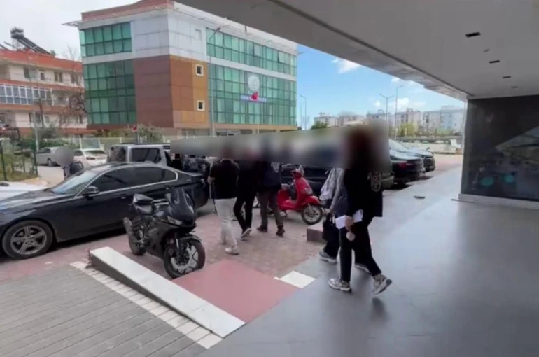 Yatırım vaadiyle dolandırıcılık yapma şüphesiyle 16 kişi gözaltına alındı