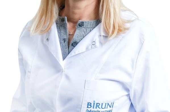 Yatmadan önce telefona bakanlara uzmanından uyarı: "Beyniniz size oyun oynuyor" 