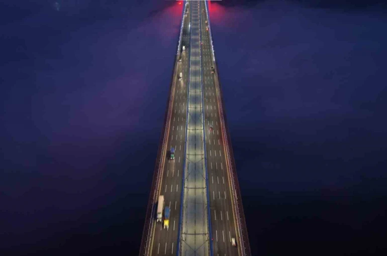 Yavuz Sultan Selim Köprüsü’nde sis manzarası mest etti