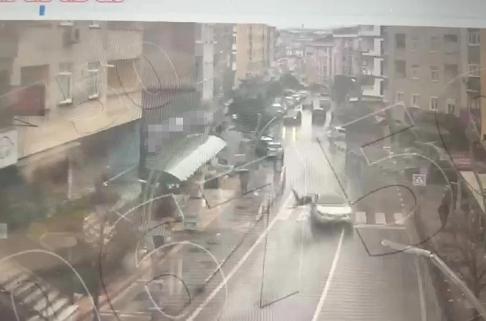 Yaya geçidinde otomobilin çarptığı kadının ölümüne ilişkin davada sanığa tahliye