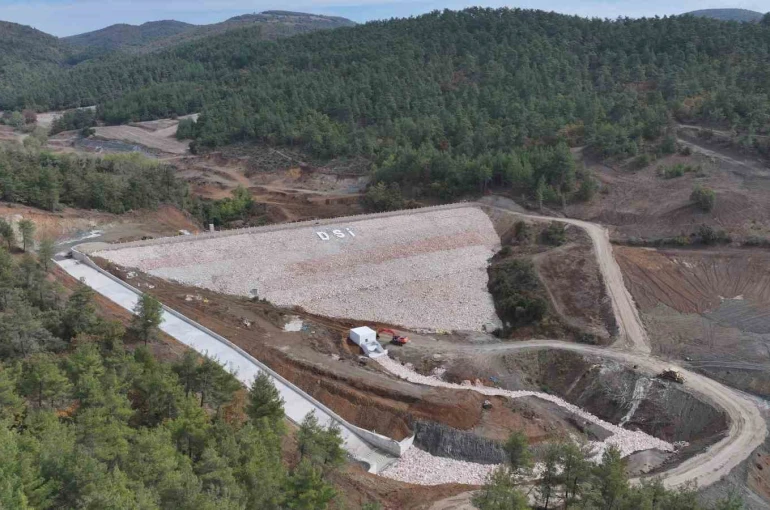 Yaykın Göleti 464 bin 909 metreküp su kapasitesiyle 700 dekar tarım arazisini suyla buluşturacak 