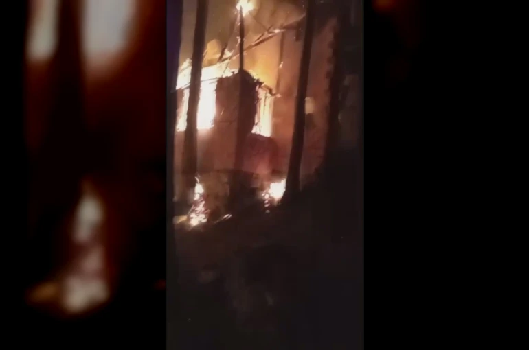 Yaylada 2 katlı evden yükselen alevler ormana sıçramadan söndürüldü