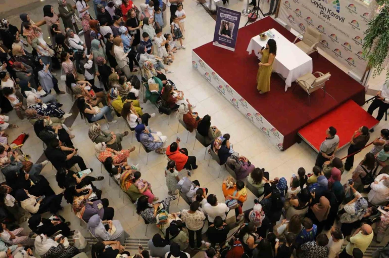 Yazar Dilek Cesur, Diyarbakır’da hayranlarıyla imza gününde buluştu 