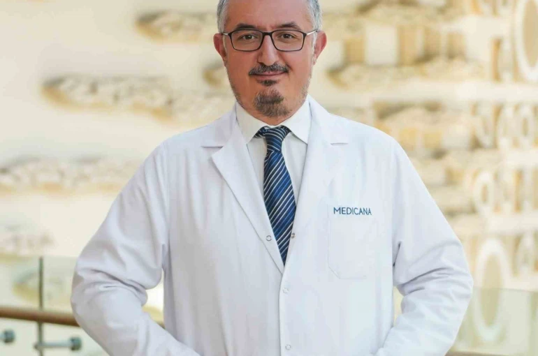 Yazın görülen kulak ağrılarına dikkat: "Yüzücü kulağı tatili kabusa çevirebilir" 