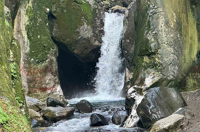 Yazın kurumak üzereydi, Uludağ’ın karlarıyla yeniden coştu 
