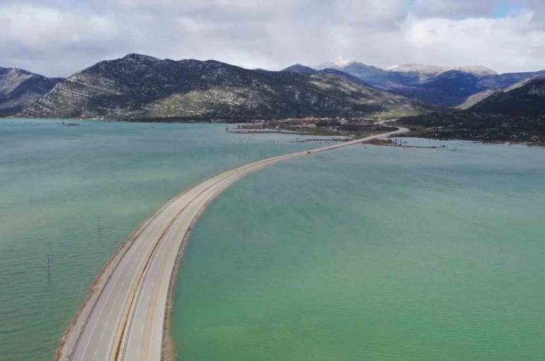 Yeni Antalya-Konya Karayolu Eynif Ovası’nın son hali dron ile görüntülendi