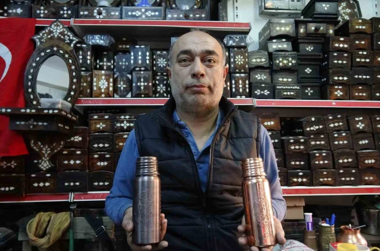 Yeni model bakır su mataraları büyük rağbet görüyor 