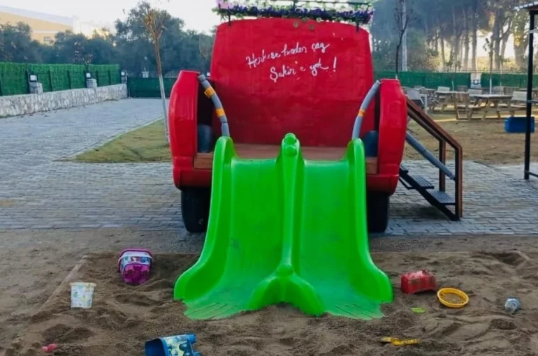 Yeşilçam’ın efsanesi çocukların oyun alanı oldu 