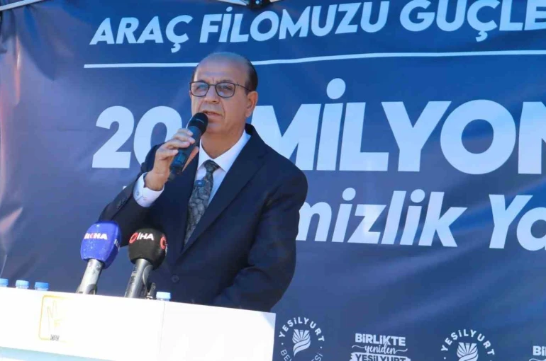 Yeşilyurt Belediyesi temizlik araç filosunu güçlendirdi