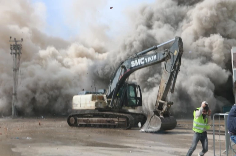 Yıkım firması korkutucu gerçeği gözler önüne serdi: ’’Binaların kolonlarını yıktığımız zaman demir bulamıyoruz" 