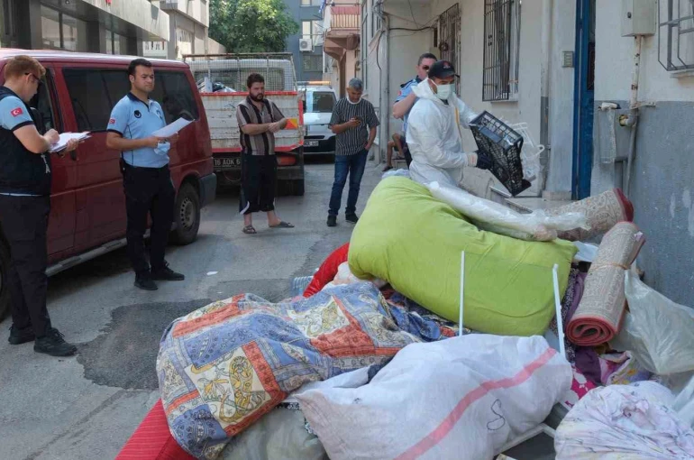 Yıldırım’da çöp ev temizlendi, 5 ton çöp çıktı 