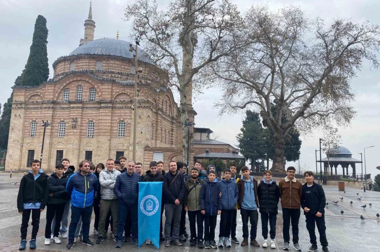 Yıldırımlı gençlerden tarihi yolculuk 