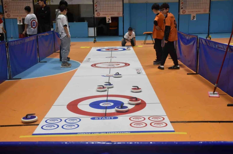 Yıldız Erkekler Floor Curling’de Osmanköy Ortaokulu birinci oldu 