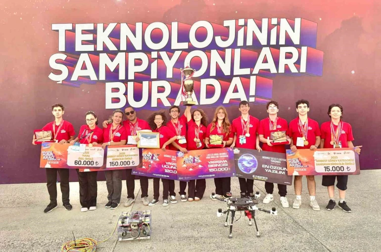 Yılın öğretmeni ve ekibi 2025 TEKNOFEST’in gözdesi oldu 