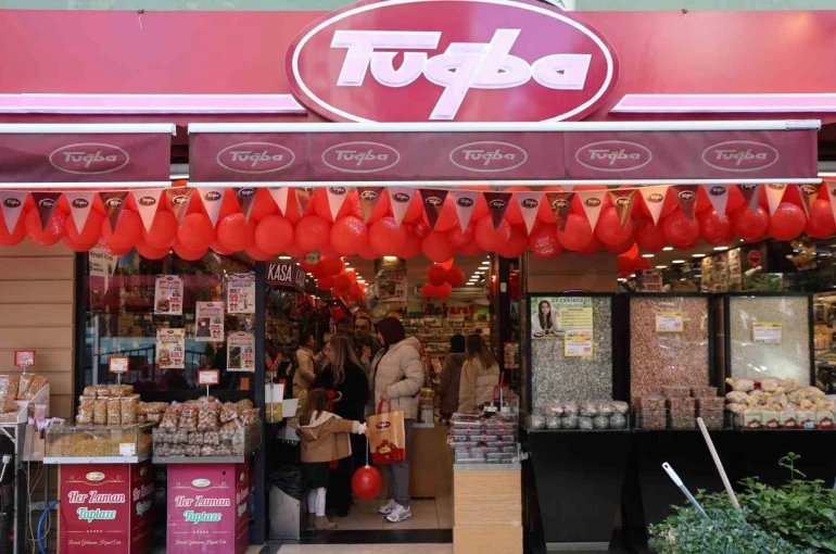 Yılın son günü kuruyemişçilerde adım atacak yer kalmadı 