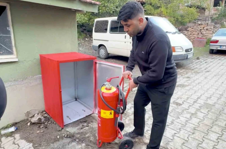 Yıllar önceki acı bir daha yaşanmasın diye köyün her noktasına yangın dolapları yerleştirdiler 