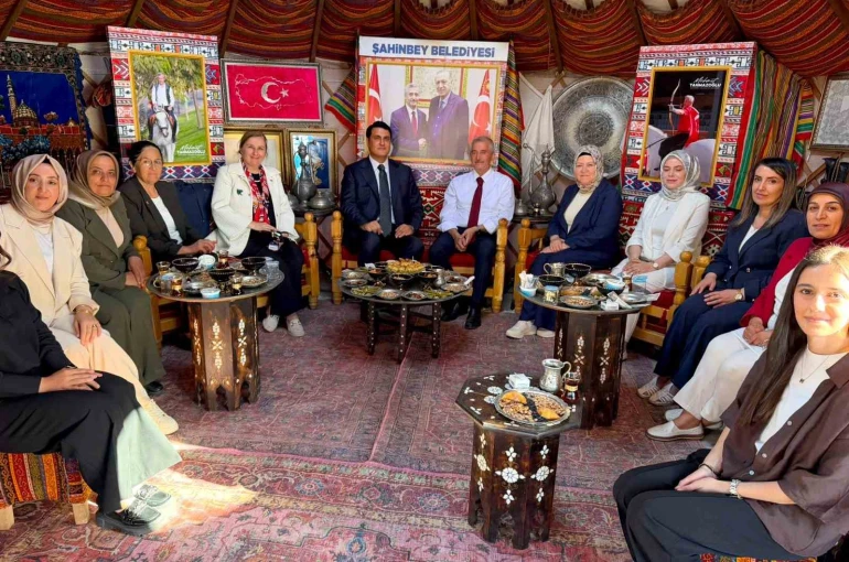 Yılmaz Şehitkamil’in otağında misafirlerini ağırladı