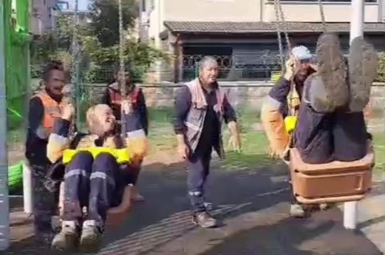 Yoğun çalışma temposuna salıncak molası verdiler 