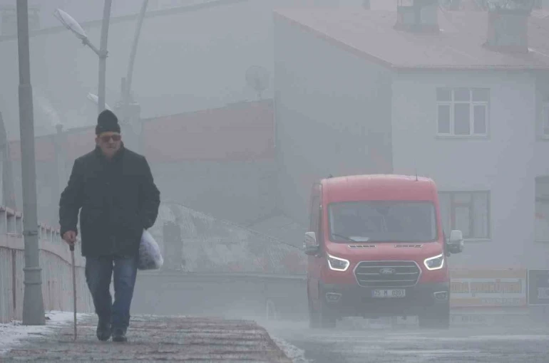 Yoğun sis sonrası kent adeta kayboldu