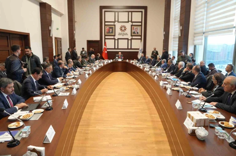 YÖK Başkanı Özvar: "Halktan kopuk, bulunduğu toplumun ihtiyaçlarını dikkate almayan bir üniversite anlayışı yok" 