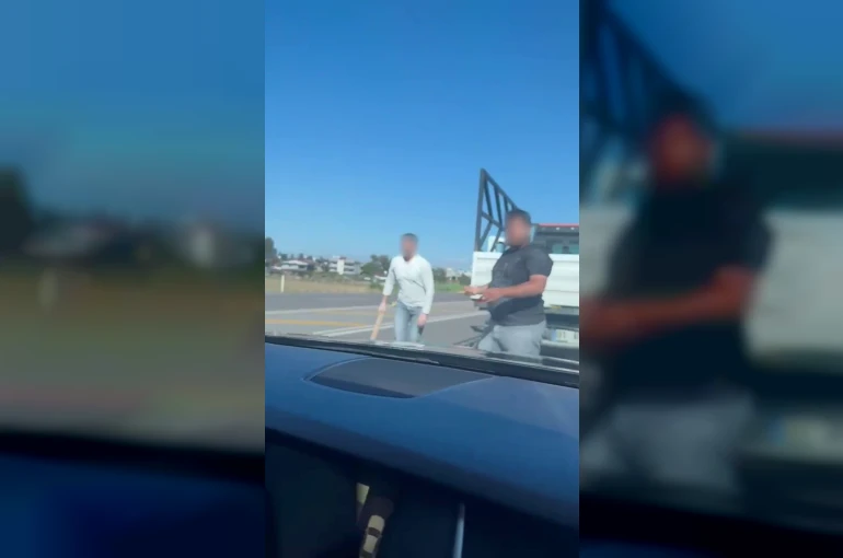 Yol verme tartışmasında sopalı saldırıdan kaçarak kurtuldular