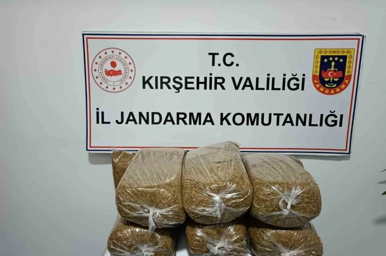 Yolcu otobüsünde 42 kilo kaçak tütün ele geçirildi 