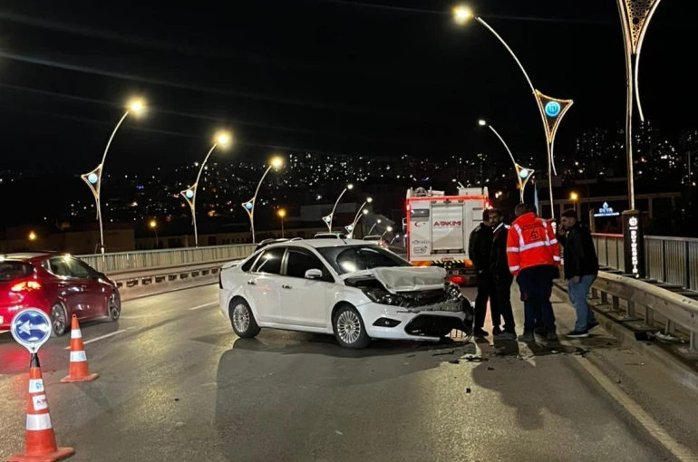 Yolda gördükleri kazaya anında müdahale eden A Takımı ikinci felaketi önledi 