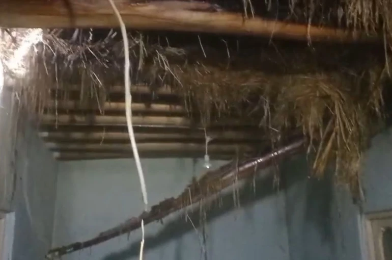 Yüksekova’da korkutan yangın: Bir aile evsiz kaldı 