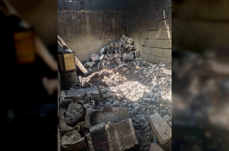 Yüksekova’da odunluk ve garaj yangını 