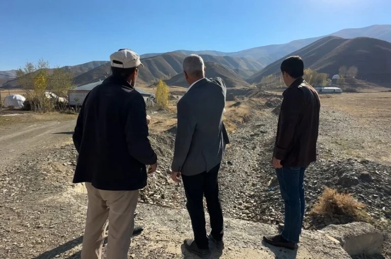 Yüksekova’da su taşkınlarına karşı önlemler alınıyor 